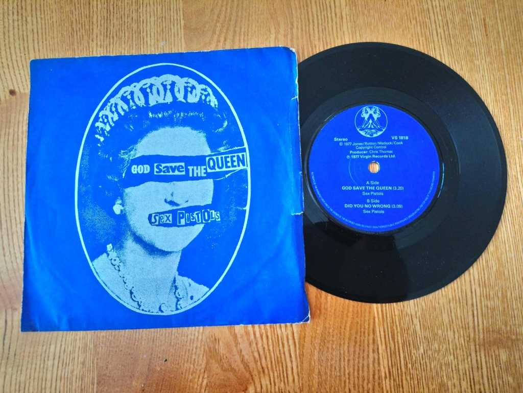 Bog neka čuva kraljicu, oi! (Sex Pistols) 2 God Save the Queen singlica